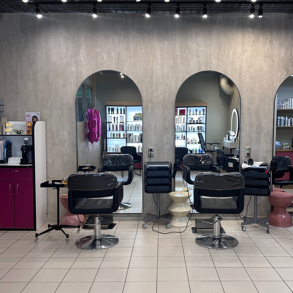 Жас ағасы мен әпкесі бір-біріне кискаларын көрсететін онлайн порно видео