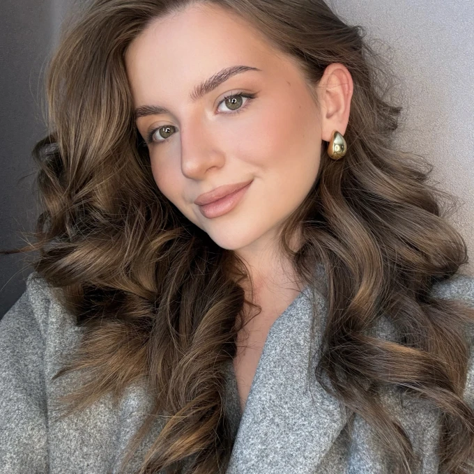 Ровнобровная Катерина